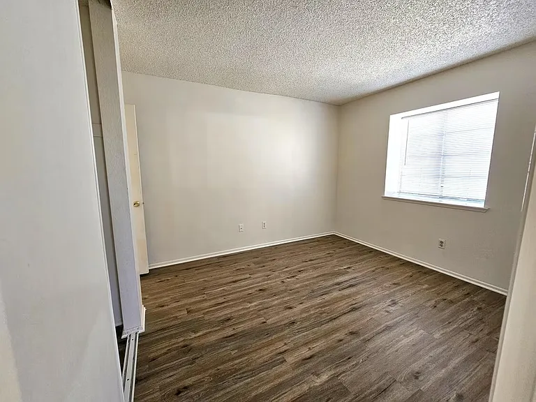 24657 Carolyn Ave — Photo 19