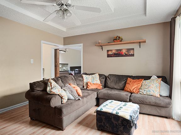 2nd image of 315 Walnut Dr
