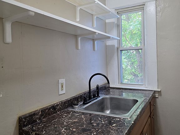 3rd image of 8 N Bank St #B-2