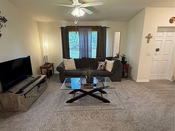 5th image of 1597 Rugby Ln