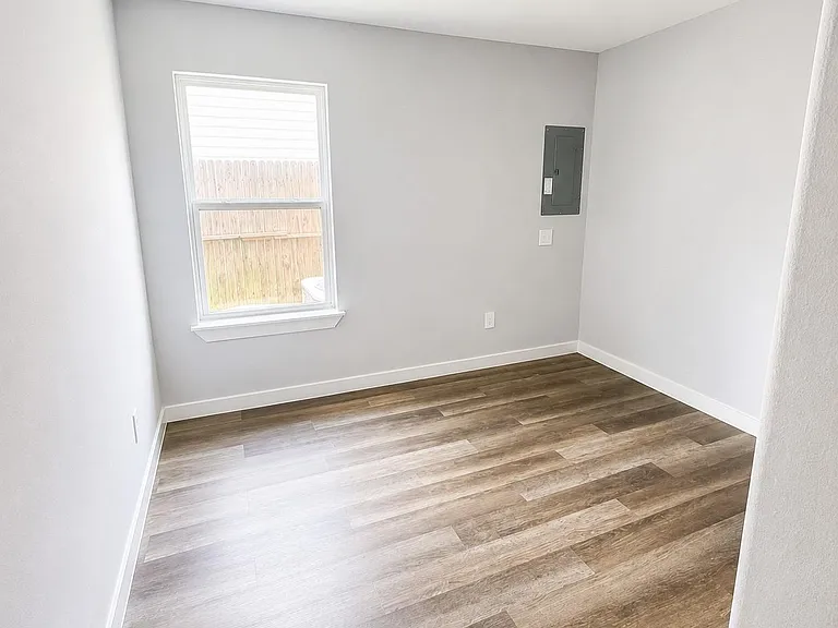 7412 Pond St #B — Photo 6
