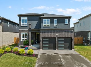 8045 Brookside Dr, Niagara Falls, ON L2H 3T9