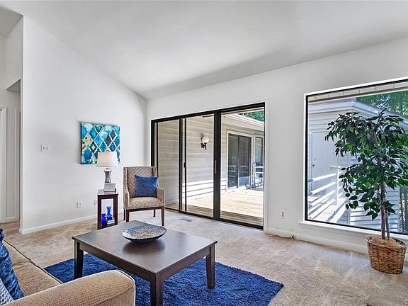 5th image of 2942 Woodbridge Crossing Dr #2942