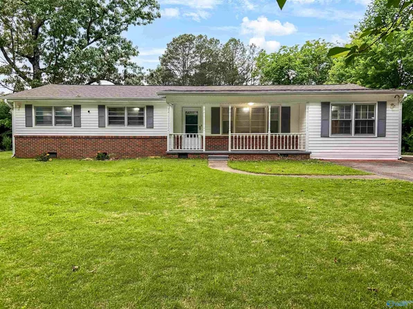 221 8th St NW, Arab, AL 35016