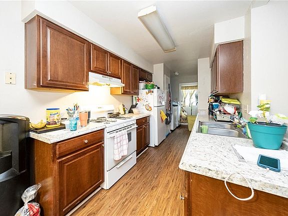 2nd image of 1729/1731 Horseshoe Cir