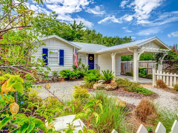 1824 Hyde Park St, Sarasota, FL 34239