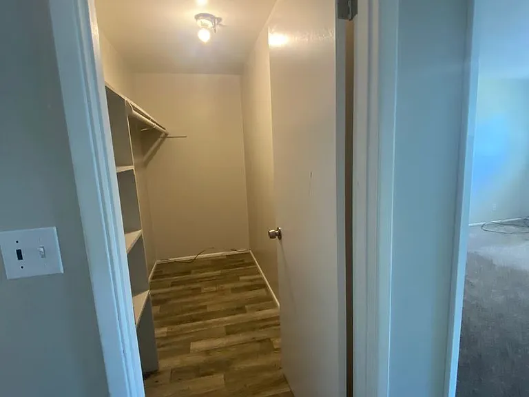 401 S Holly St — Photo 29