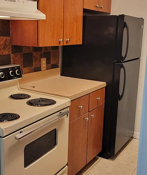 415 Wymore Rd #102 — Photo 11