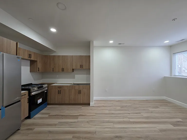 44 Warner St #A2 — Photo 2