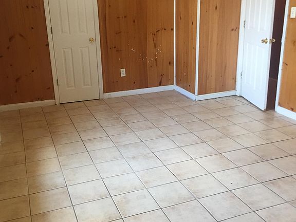 5th image of 230 Wood Ave