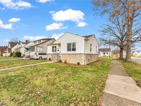 2nd image of 27195 Oriole Ave