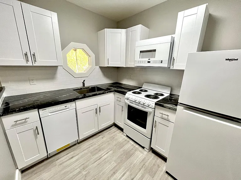 1230 Cortlandt St #1 — Photo 10
