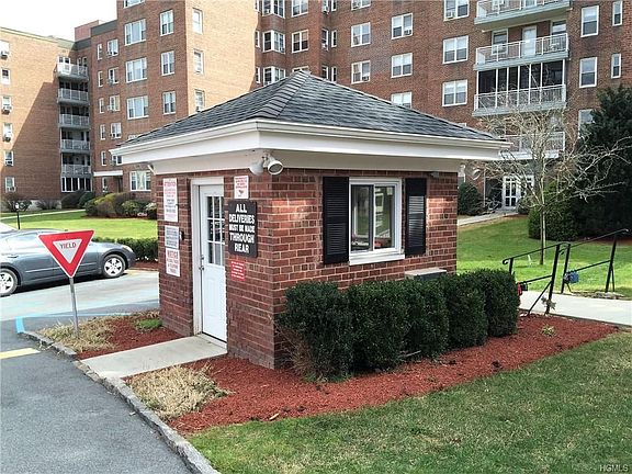 2nd image of 1255 N Avenue C #1Z