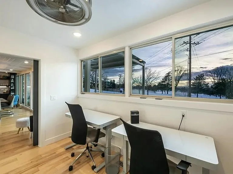 2660 E Parleys Way — Photo 18