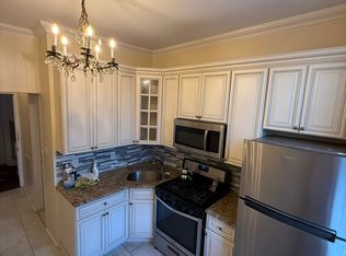 207 70th St, Guttenberg, NJ 07093