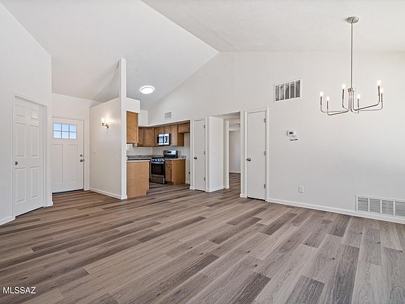 4th image of 7112 S Haskins Dr