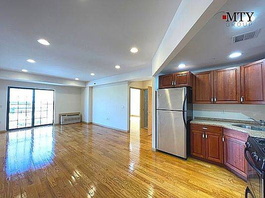 1st image of 58-28 44th Ave #10