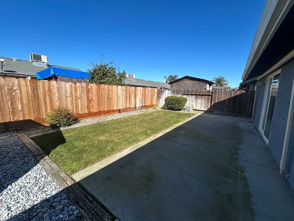 2nd image of 15448 Cassidy Ct