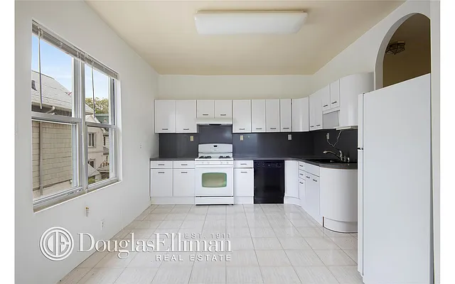 Rented by Douglas Elliman | media 7