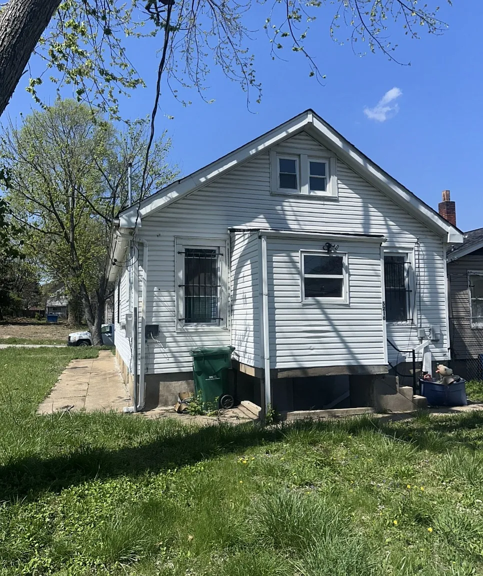3 bed, 960 sqft, $1,200 — Photo 3