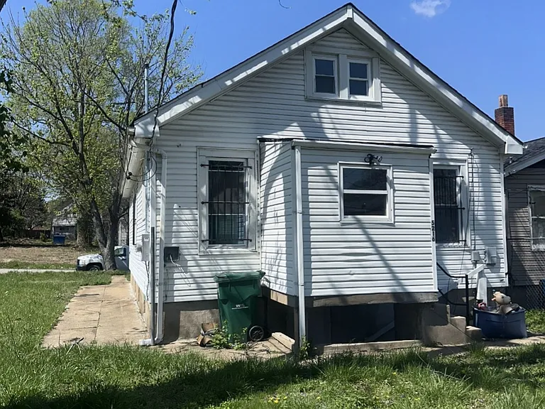 5216 Davison Ave — Photo 3