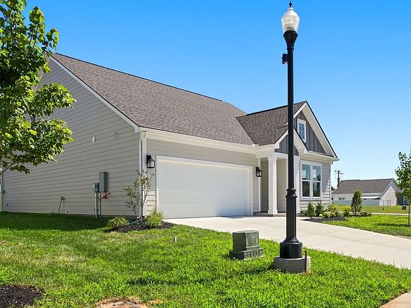 3rd image of 100 Ridgeview Dr