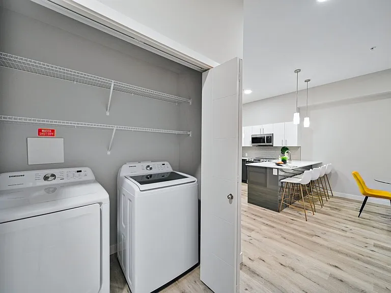 425 Ballantrae Dr — Photo 15