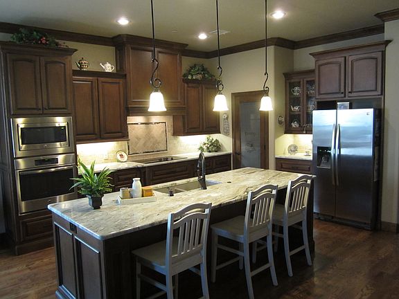 4th image of 1045 SW 110th Ter