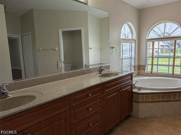 3046 SW 24th Ave — Photo 14