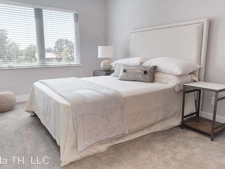 The Knoll - Townhomes of Ada — Photo 14