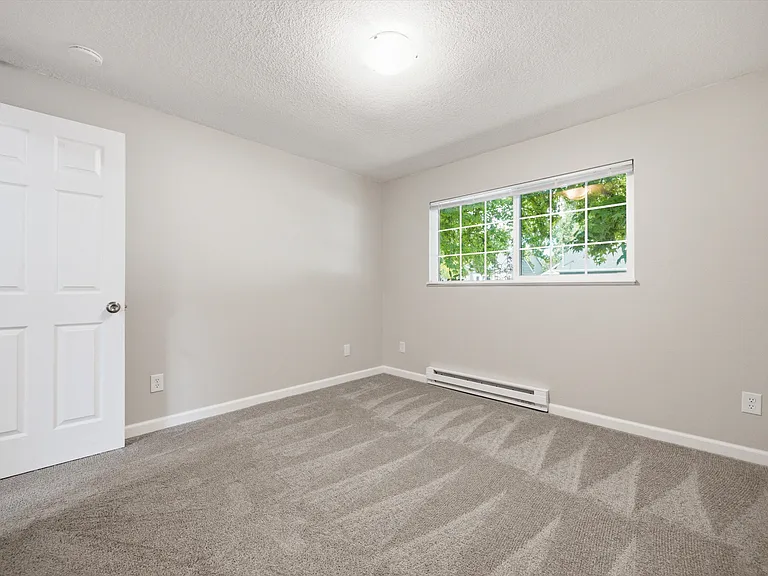 8002-8004 SE 25th Ave — Photo 12