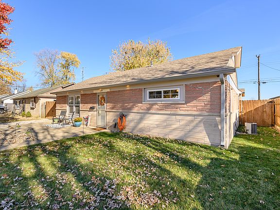 4th image of 609 Park Dr
