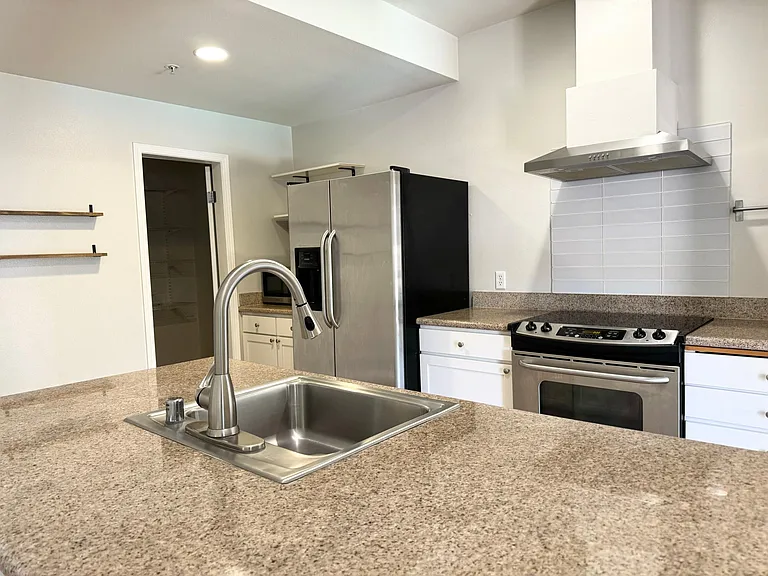 88 E 6th St #309 — Photo 26
