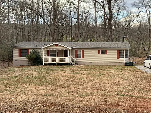 322 Beaver Creek Dr, Commerce, GA 30530