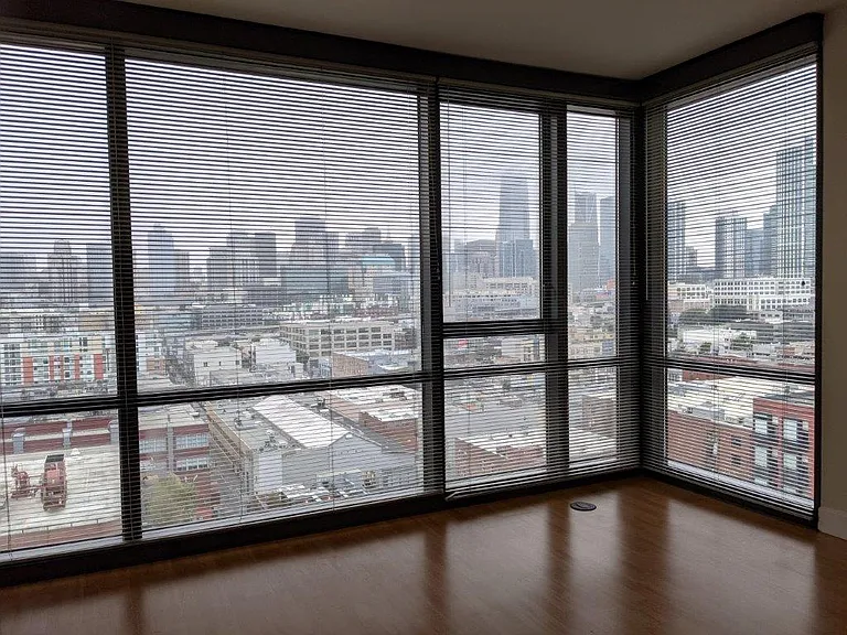 260 King St #1401 — Photo 19
