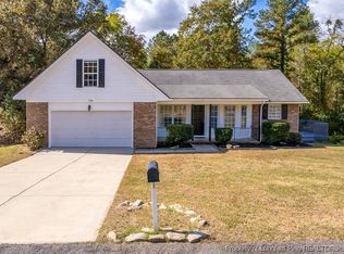 105 Hensdale Rd, Raeford, NC 28376