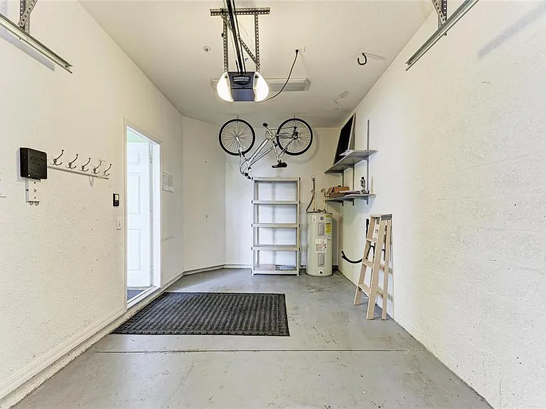 3931 Yellowstone Cir — Photo 33