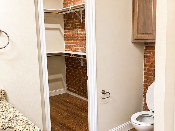 5th image of 700 Franklin Ave #9