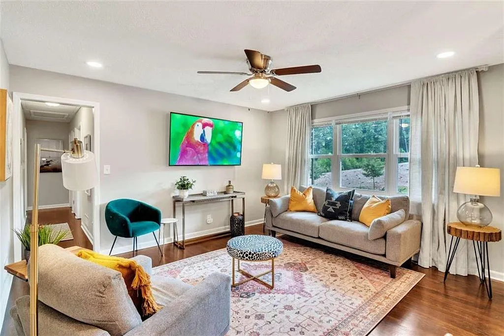 3 bed, 2.0 bath, $3,750 — Photo 4