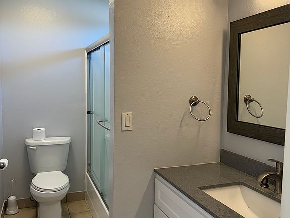 5th image of 6-11218 Oxnard St #6