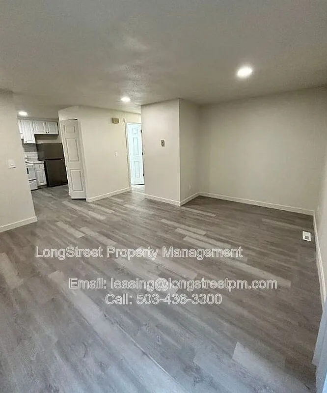 2 bed, 1.0 bath, 888 sqft, $2,195 — Photo 3