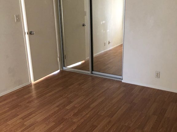 5th image of 306 Mananai Pl