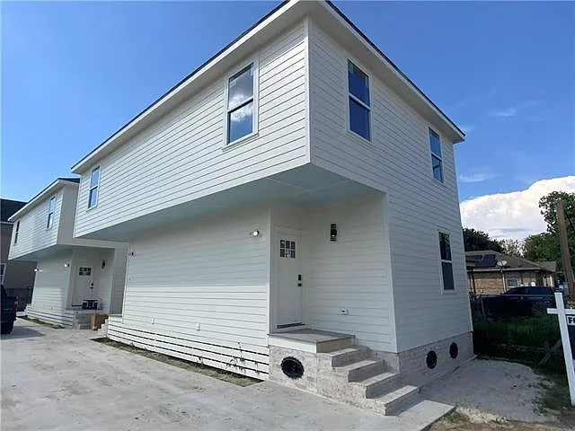2 bed, 1.5 bath, 920 sqft, $1,650 — Photo 1