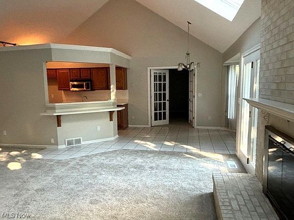 5th image of 16899 Buckingham Ct S