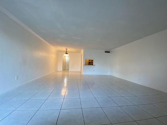 4th image of 11855 NE 19th Dr APT 15
