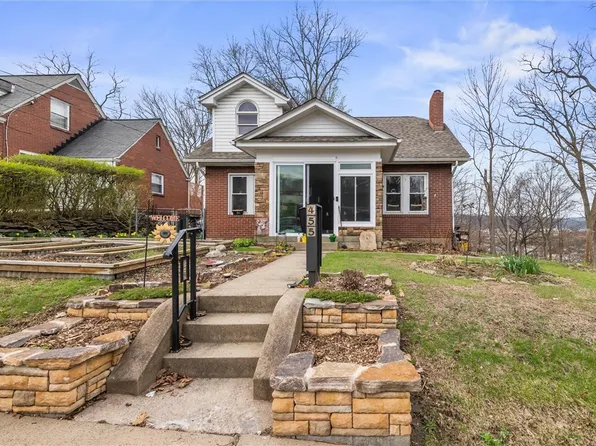 455 Argonne Dr, New Kensington, PA 15068