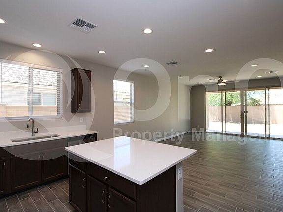 5th image of 1637 N Saint Francis Pl
