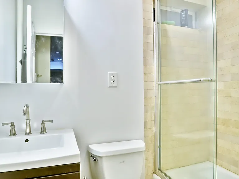 42 Clinton St #8 — Photo 4