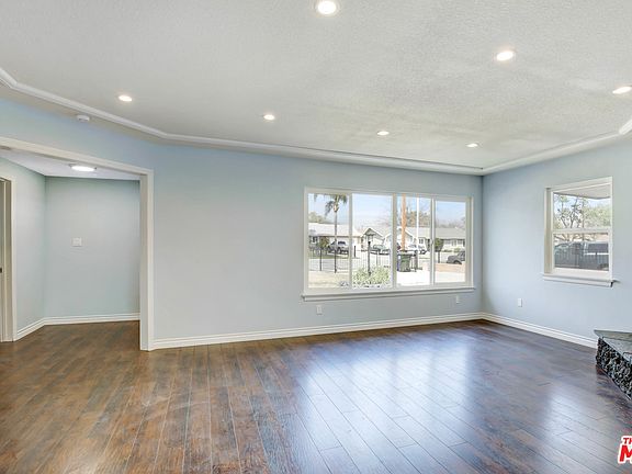 5th image of 2593 Etiwanda Ave