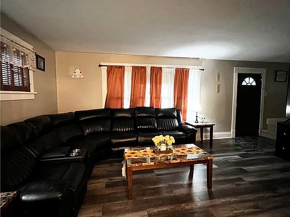 5th image of 2710 Colburn Ave